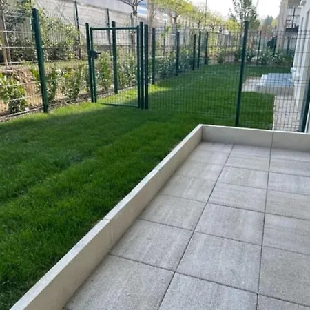 Capitale - Entier Avec Jardin * Le Plessis-Robinson
