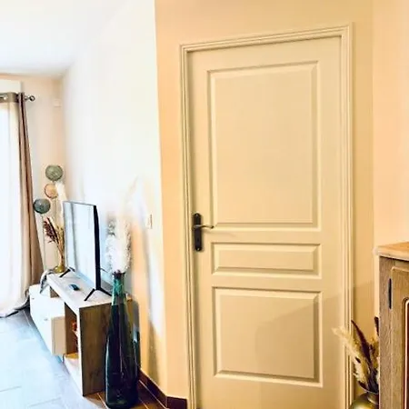 Apartment Capitale - Entier Avec Jardin